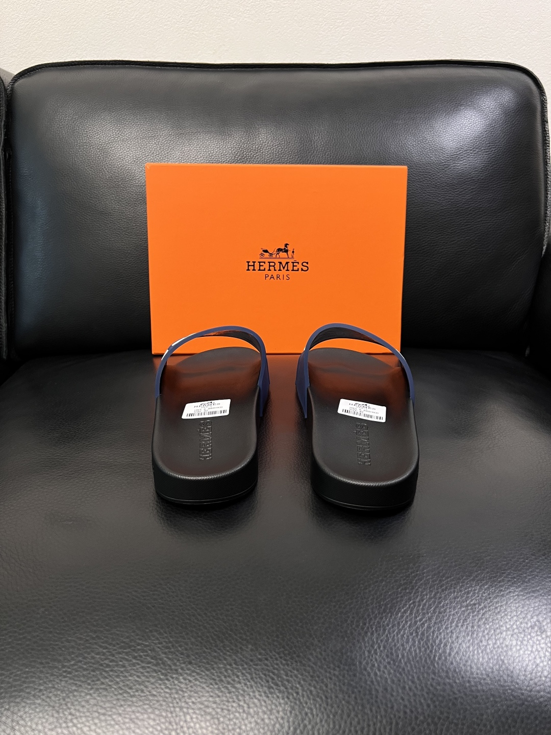 Hermes  高品质  顶级工艺品  爱马仕 拖鞋专柜同步发售原厂配置，意大利进口原版面料，高品质拼接