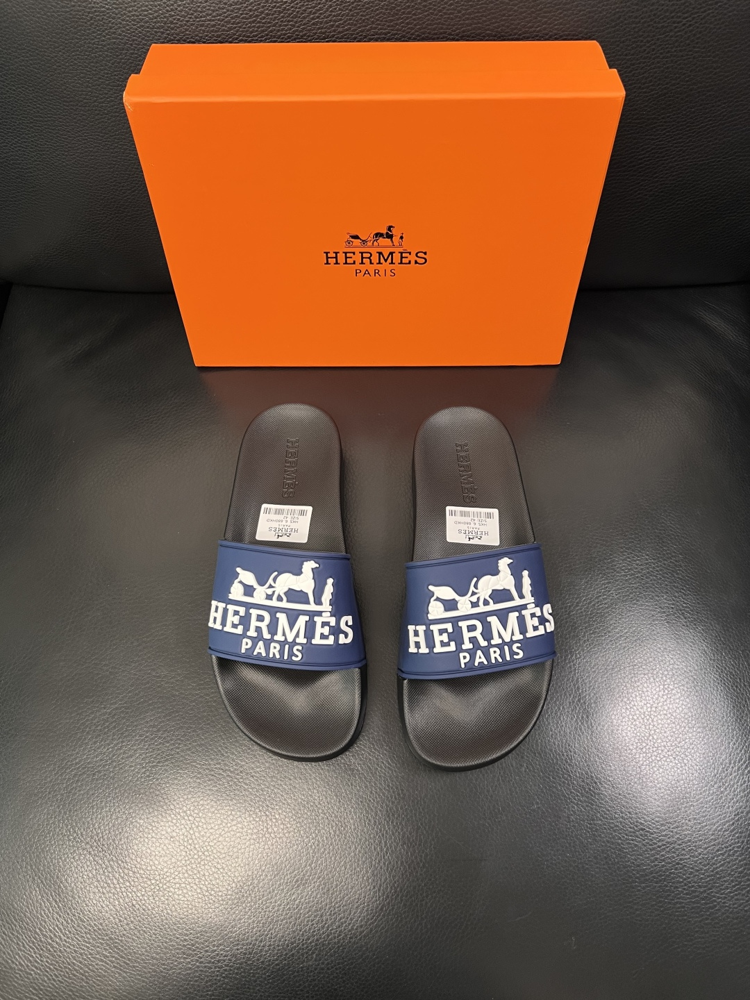 Hermes  高品质  顶级工艺品  爱马仕 拖鞋专柜同步发售原厂配置，意大利进口原版面料，高品质拼接