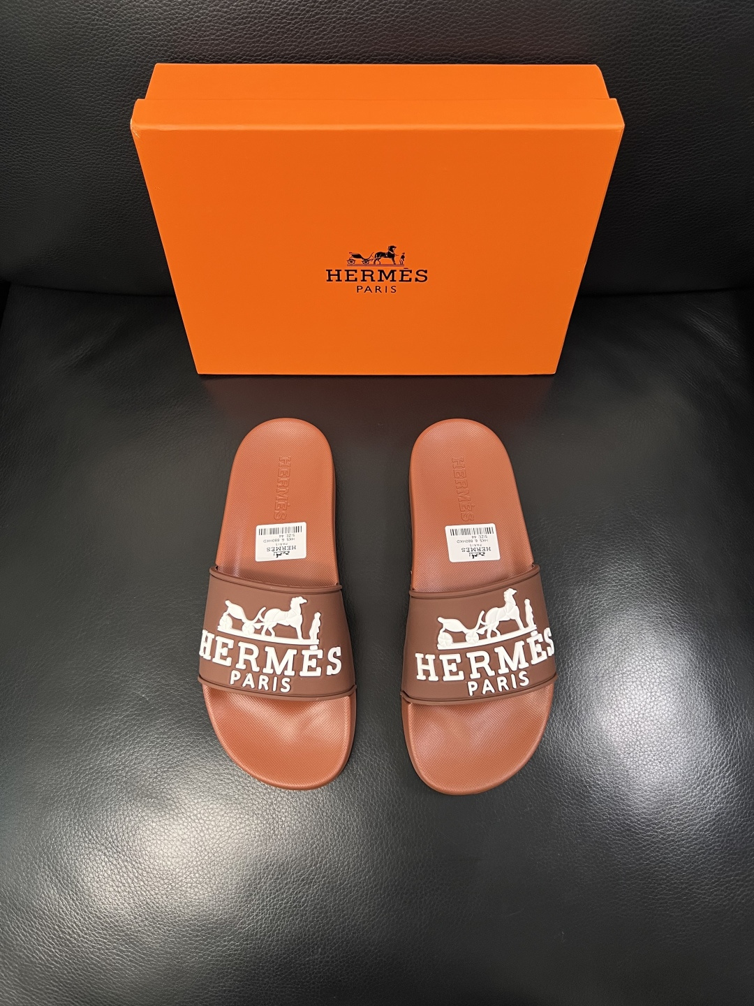 Hermes  高品质  顶级工艺品  爱马仕 拖鞋专柜同步发售原厂配置，意大利进口原版面料，高品质拼接