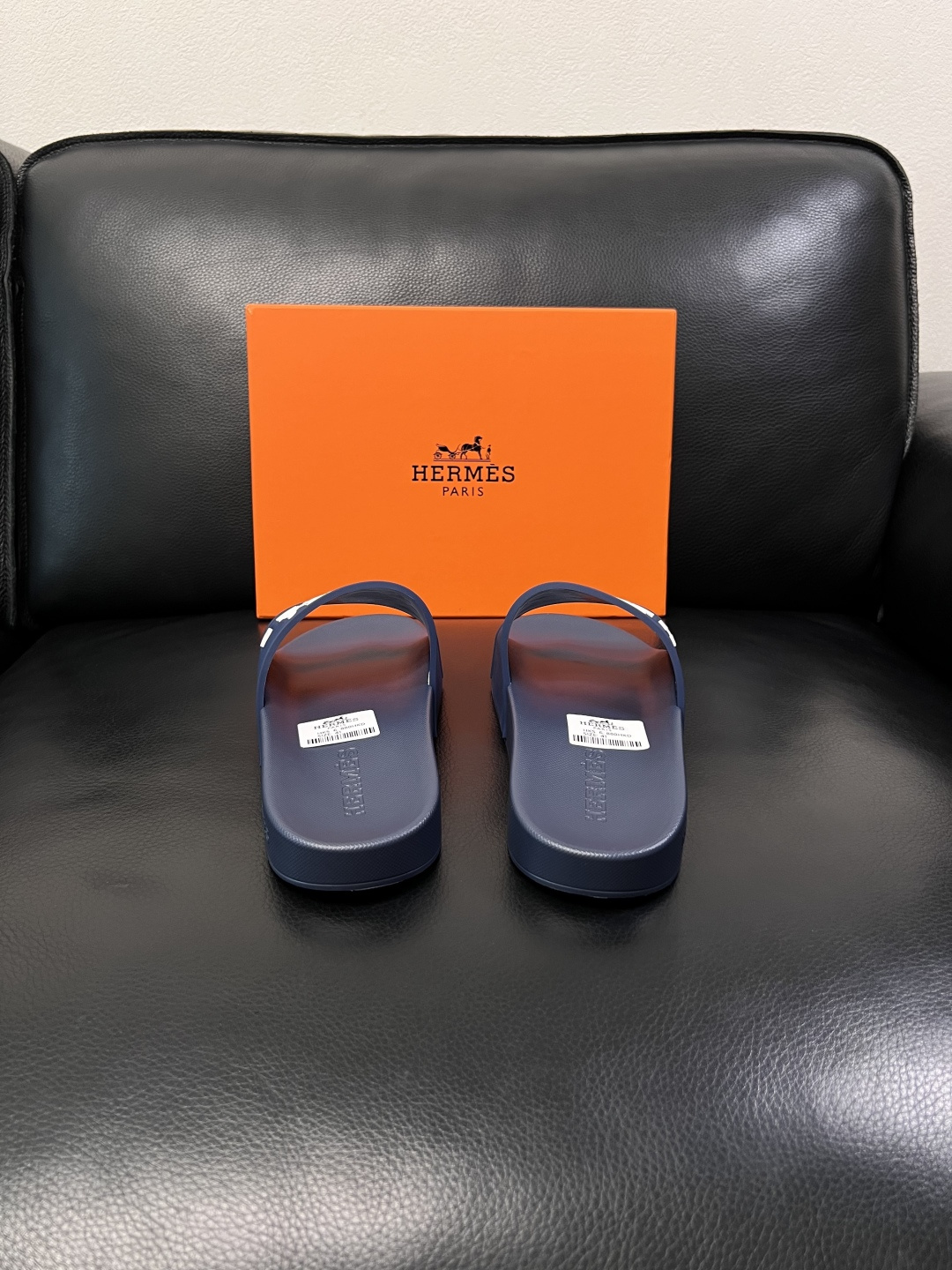 Hermes  高品质  顶级工艺品  爱马仕 拖鞋专柜同步发售原厂配置，意大利进口原版面料，高品质拼接
