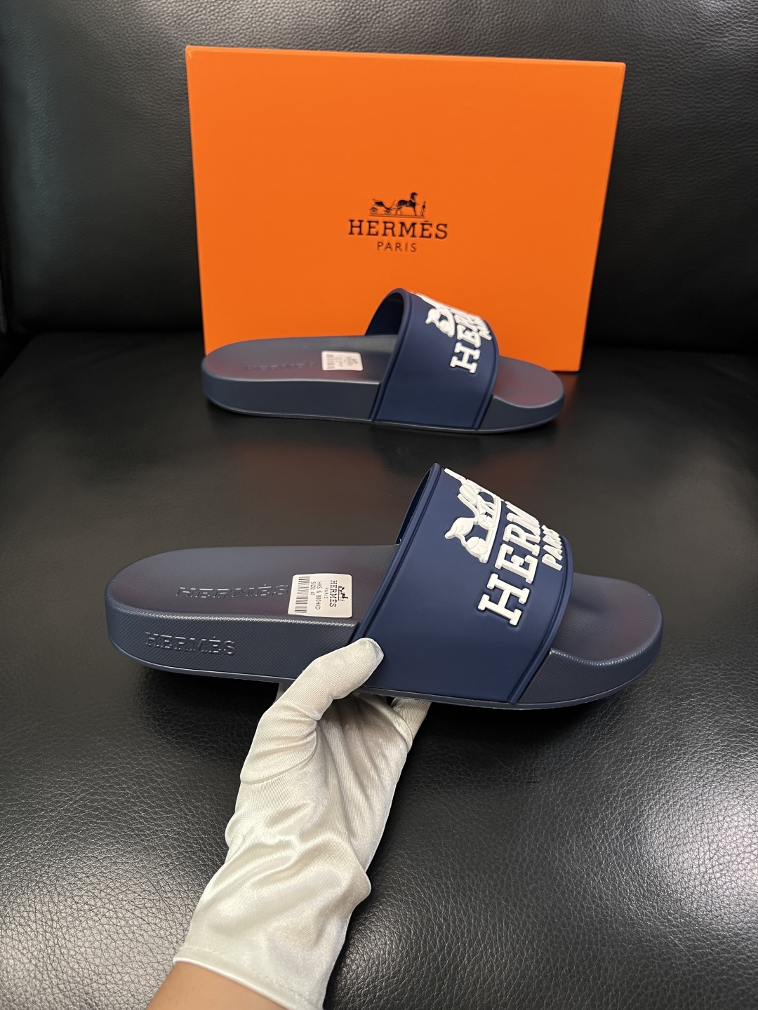 Hermes  高品质  顶级工艺品  爱马仕 拖鞋专柜同步发售原厂配置，意大利进口原版面料，高品质拼接
