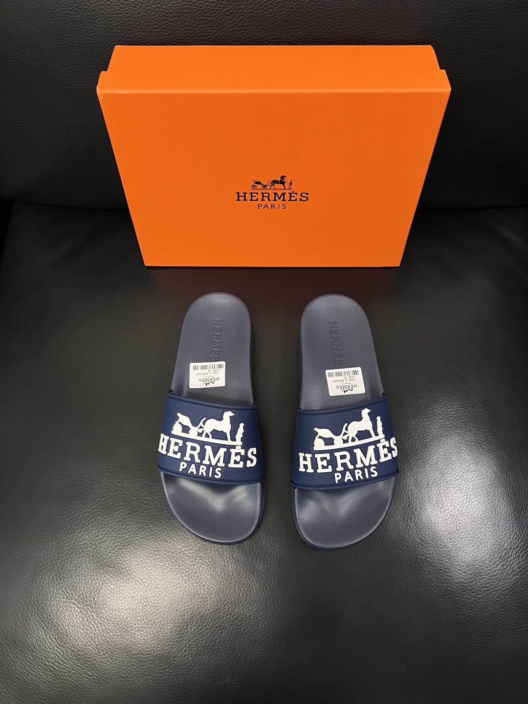Hermes  高品质  顶级工艺品  爱马仕 拖鞋专柜同步发售原厂配置，意大利进口原版面料，高品质拼接