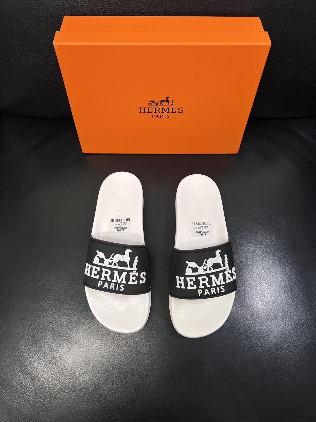 Hermes  高品质  顶级工艺品  爱马仕 拖鞋专柜同步发售原厂配置，意大利进口原版面料，高品质拼接