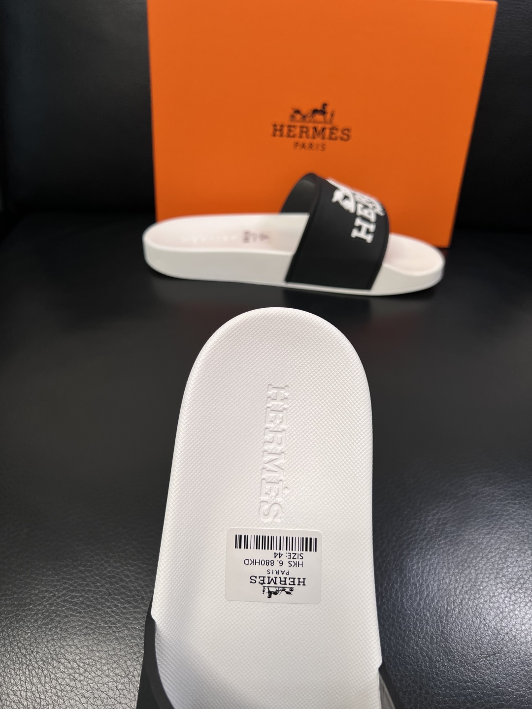 Hermes  高品质  顶级工艺品  爱马仕 拖鞋专柜同步发售原厂配置，意大利进口原版面料，高品质拼接