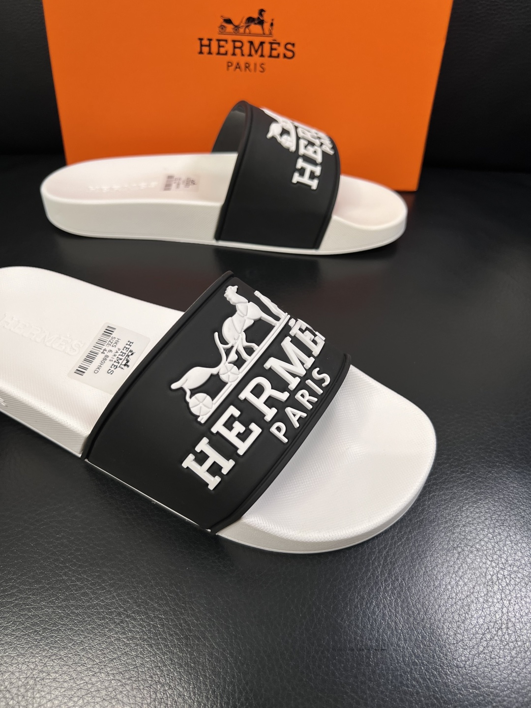 Hermes  高品质  顶级工艺品  爱马仕 拖鞋专柜同步发售原厂配置，意大利进口原版面料，高品质拼接