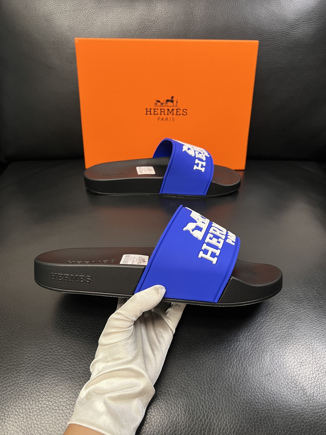 Hermes  高品质  顶级工艺品  爱马仕 拖鞋专柜同步发售原厂配置，意大利进口原版面料，高品质拼接