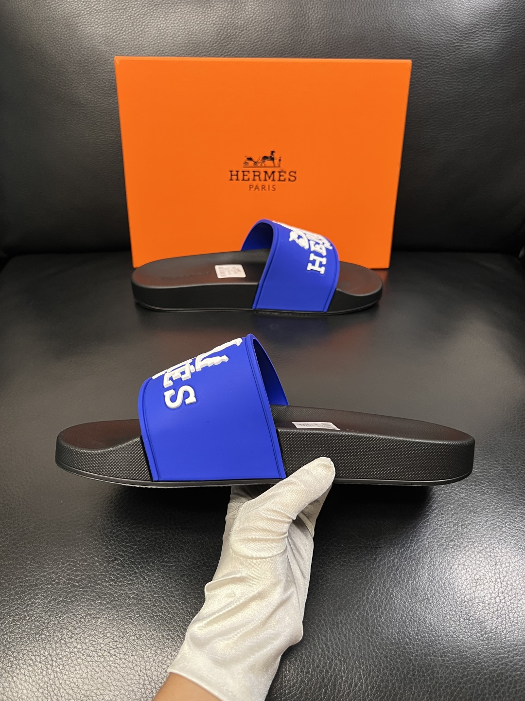 Hermes  高品质  顶级工艺品  爱马仕 拖鞋专柜同步发售原厂配置，意大利进口原版面料，高品质拼接