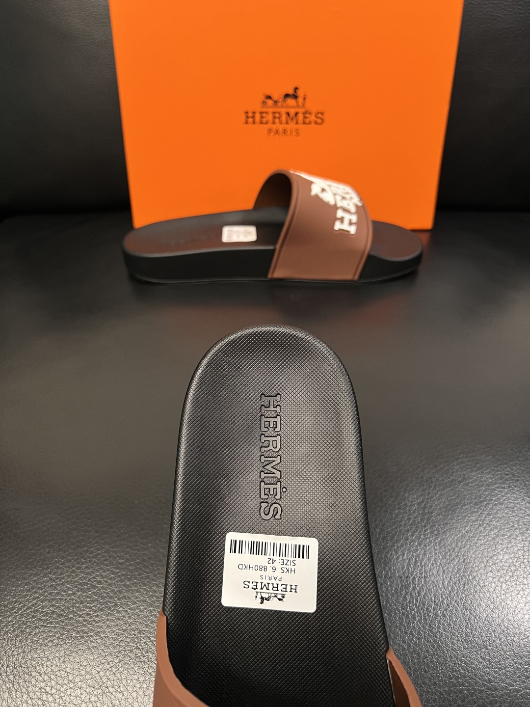 Hermes  高品质  顶级工艺品  爱马仕 拖鞋专柜同步发售原厂配置，意大利进口原版面料，高品质拼接
