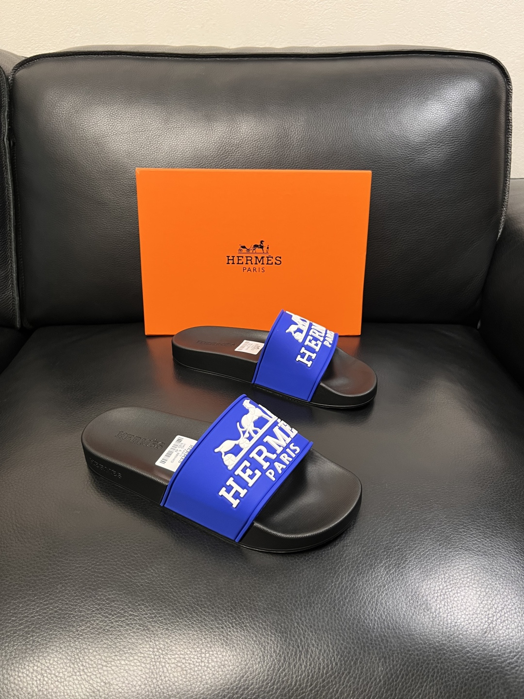 Hermes  高品质  顶级工艺品  爱马仕 拖鞋专柜同步发售原厂配置，意大利进口原版面料，高品质拼接