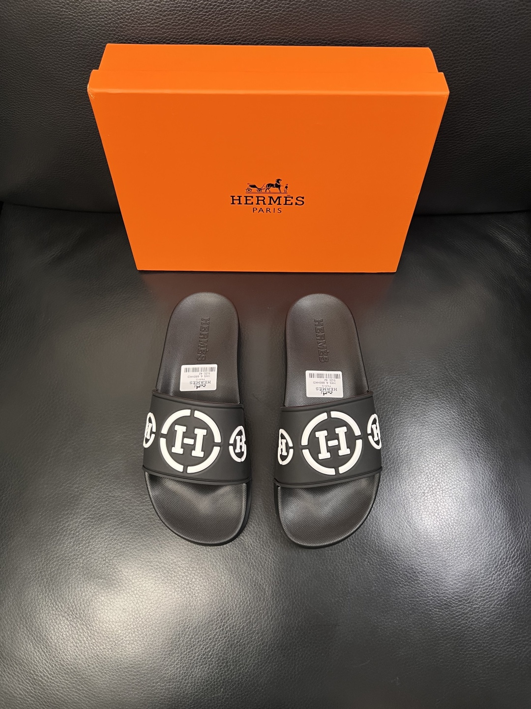 Hermes  高品质  顶级工艺品  爱马仕 拖鞋专柜同步发售原厂配置，意大利进口原版面料，高品质拼接