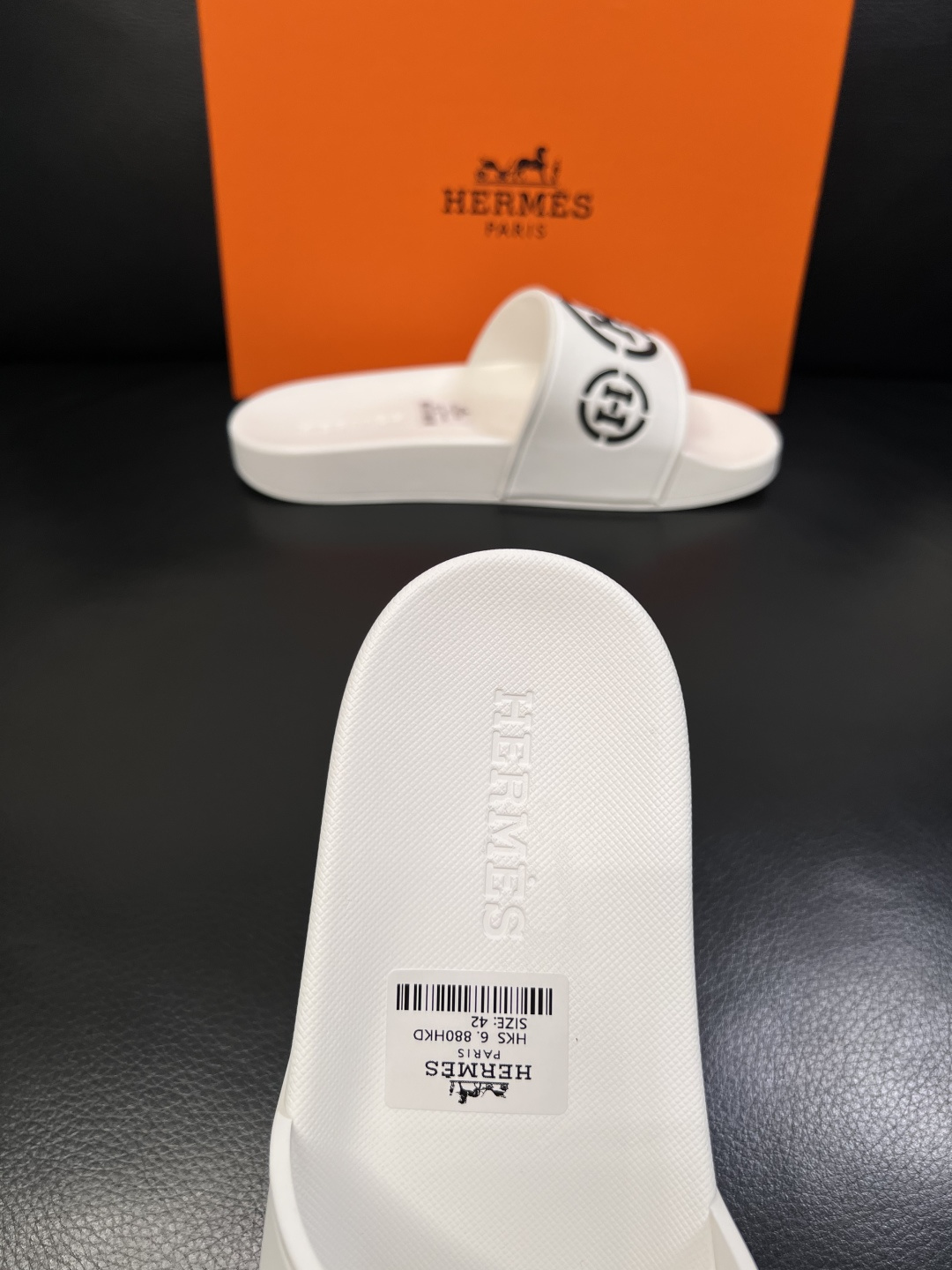 Hermes  高品质  顶级工艺品  爱马仕 拖鞋专柜同步发售原厂配置，意大利进口原版面料，高品质拼接