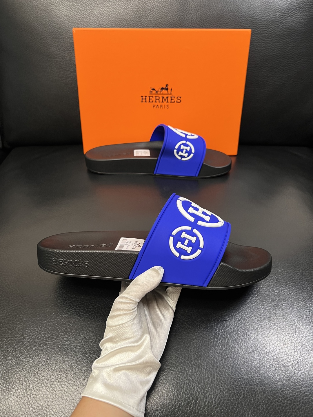 Hermes  高品质  顶级工艺品  爱马仕 拖鞋专柜同步发售原厂配置，意大利进口原版面料，高品质拼接