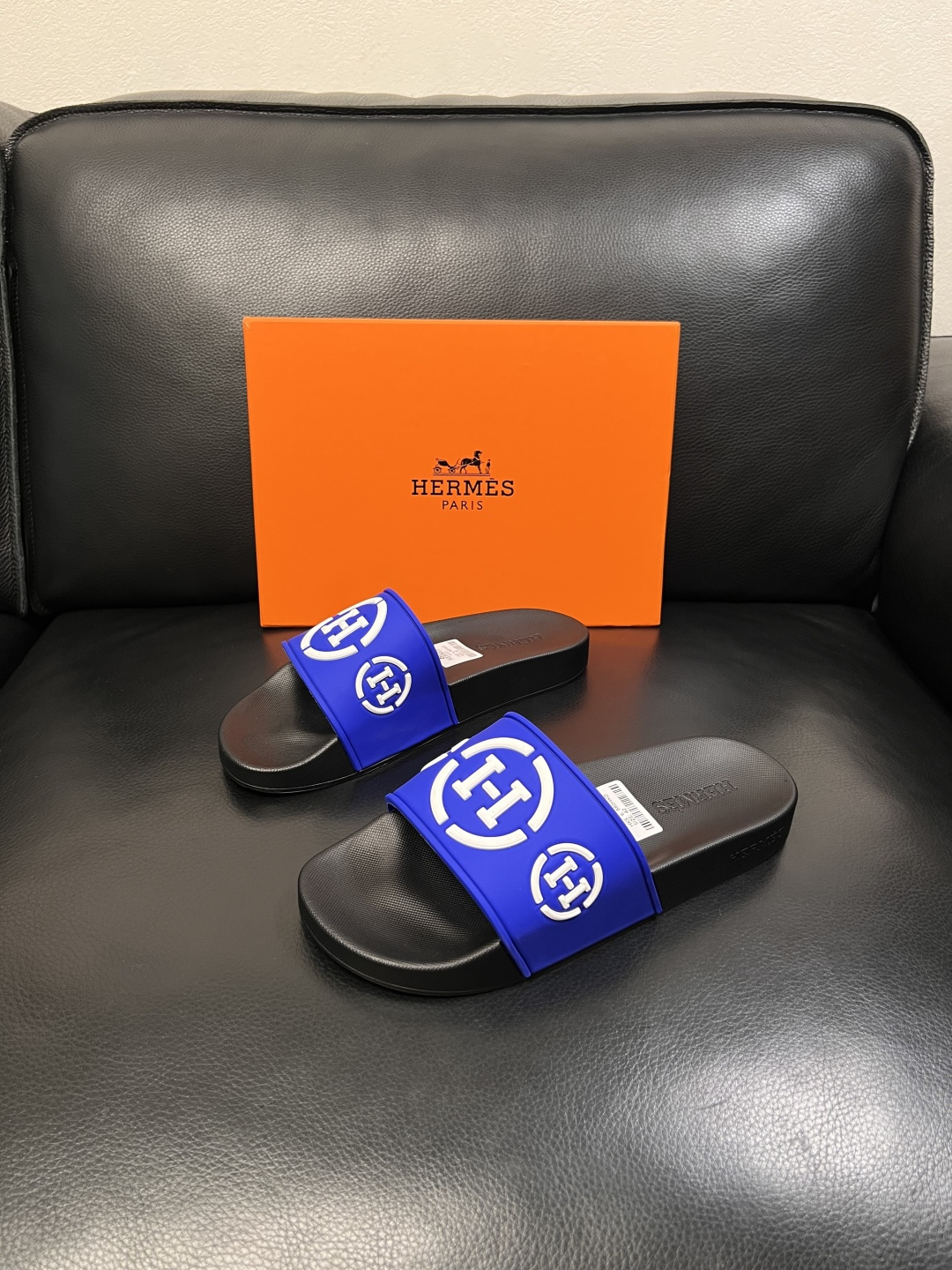 Hermes  高品质  顶级工艺品  爱马仕 拖鞋专柜同步发售原厂配置，意大利进口原版面料，高品质拼接