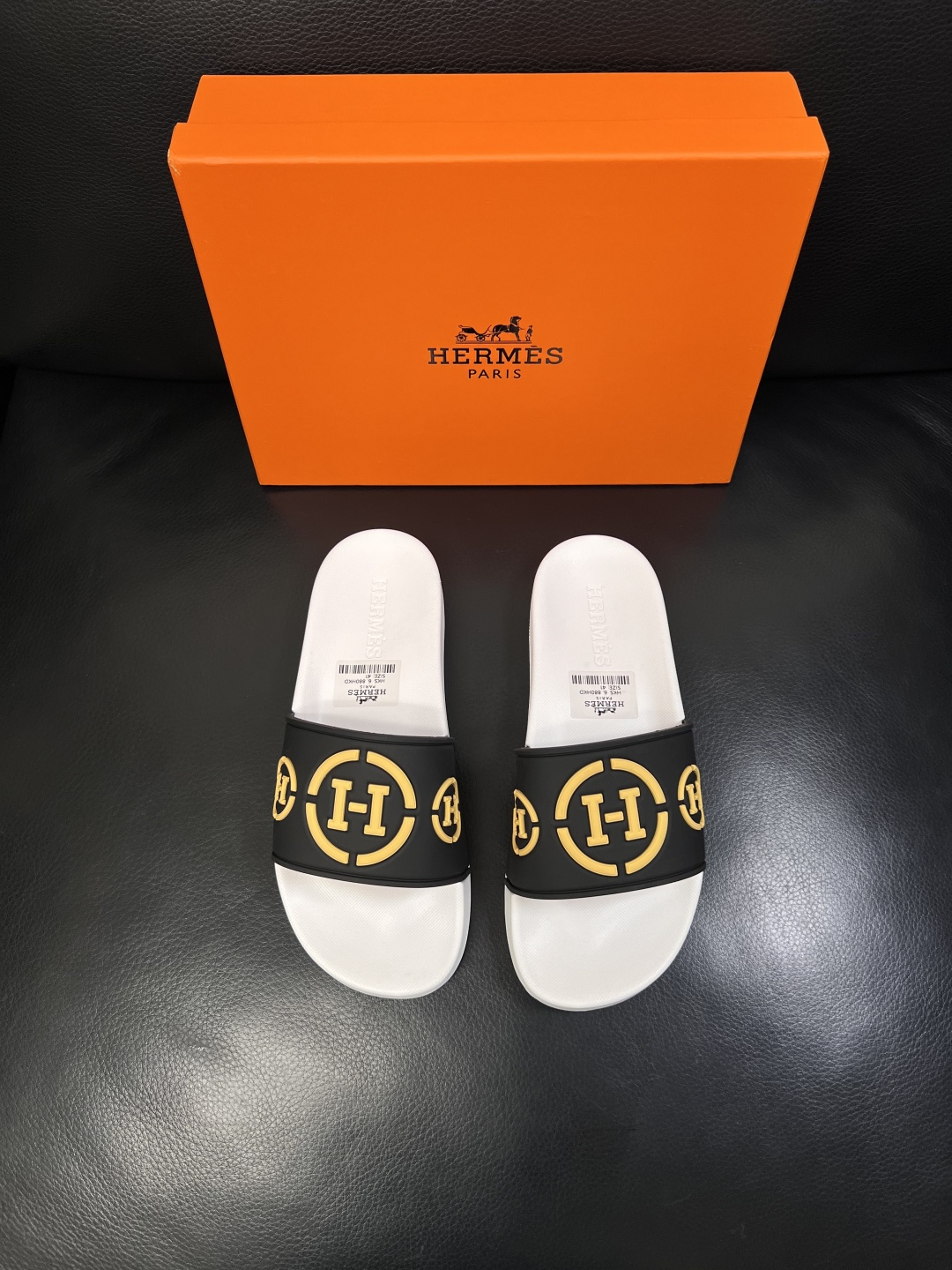 Hermes  高品质  顶级工艺品  爱马仕 拖鞋专柜同步发售原厂配置，意大利进口原版面料，高品质拼接