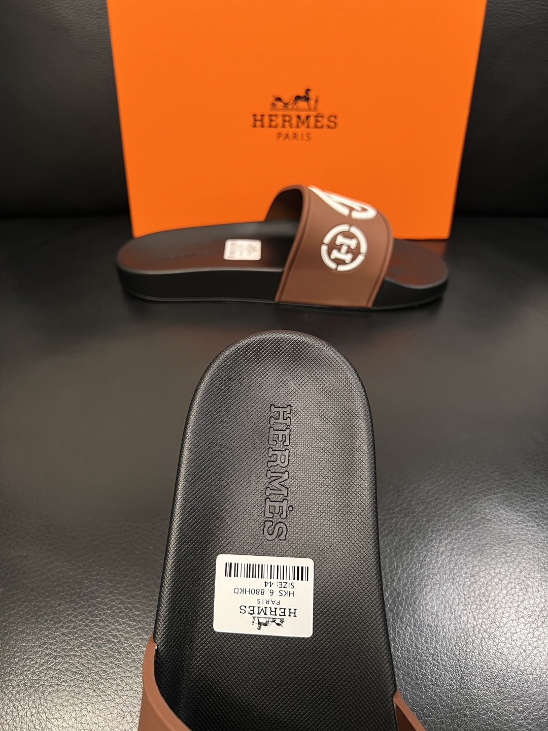 Hermes  高品质  顶级工艺品  爱马仕 拖鞋专柜同步发售原厂配置，意大利进口原版面料，高品质拼接