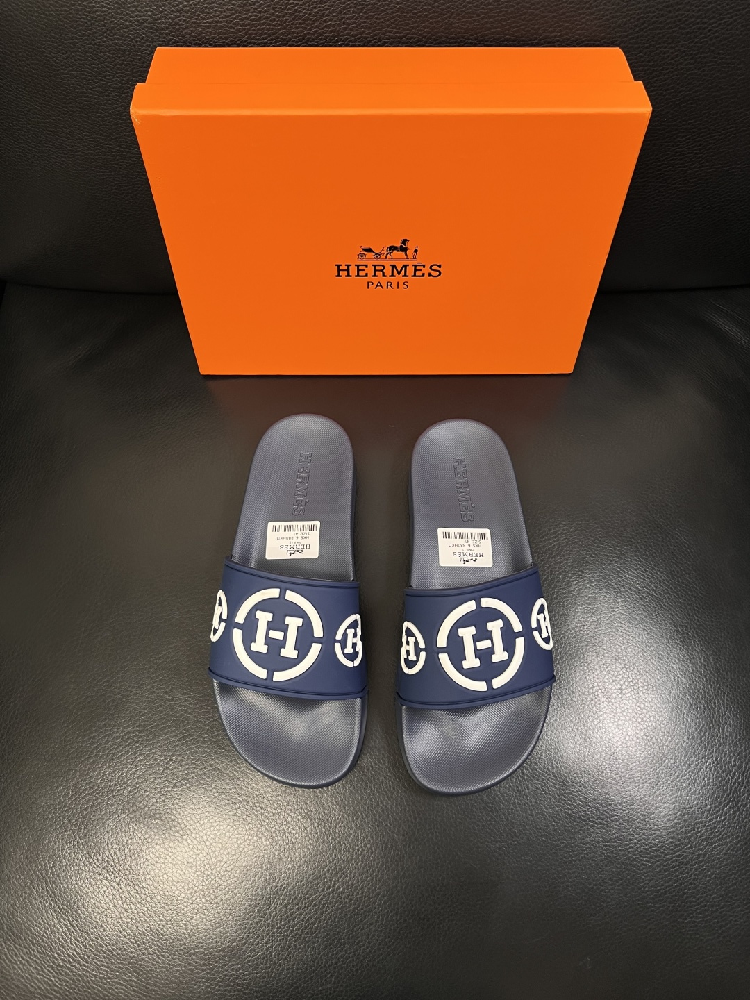 Hermes  高品质  顶级工艺品  爱马仕 拖鞋专柜同步发售原厂配置，意大利进口原版面料，高品质拼接