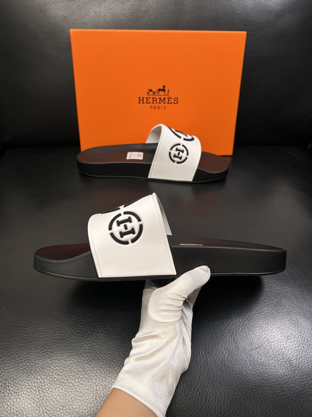 Hermes  高品质  顶级工艺品  爱马仕 拖鞋专柜同步发售原厂配置，意大利进口原版面料，高品质拼接