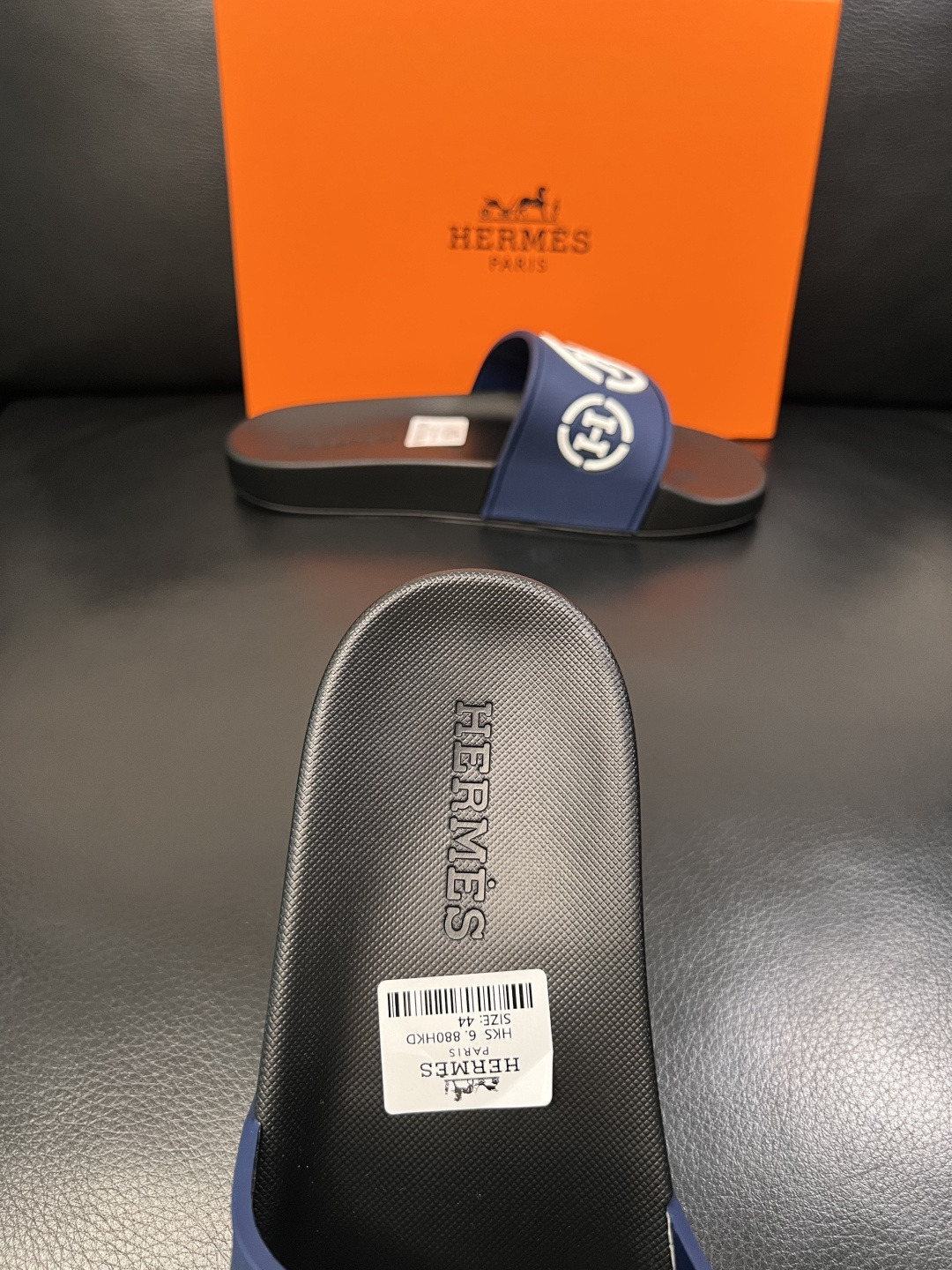 Hermes  高品质  顶级工艺品  爱马仕 拖鞋专柜同步发售原厂配置，意大利进口原版面料，高品质拼接