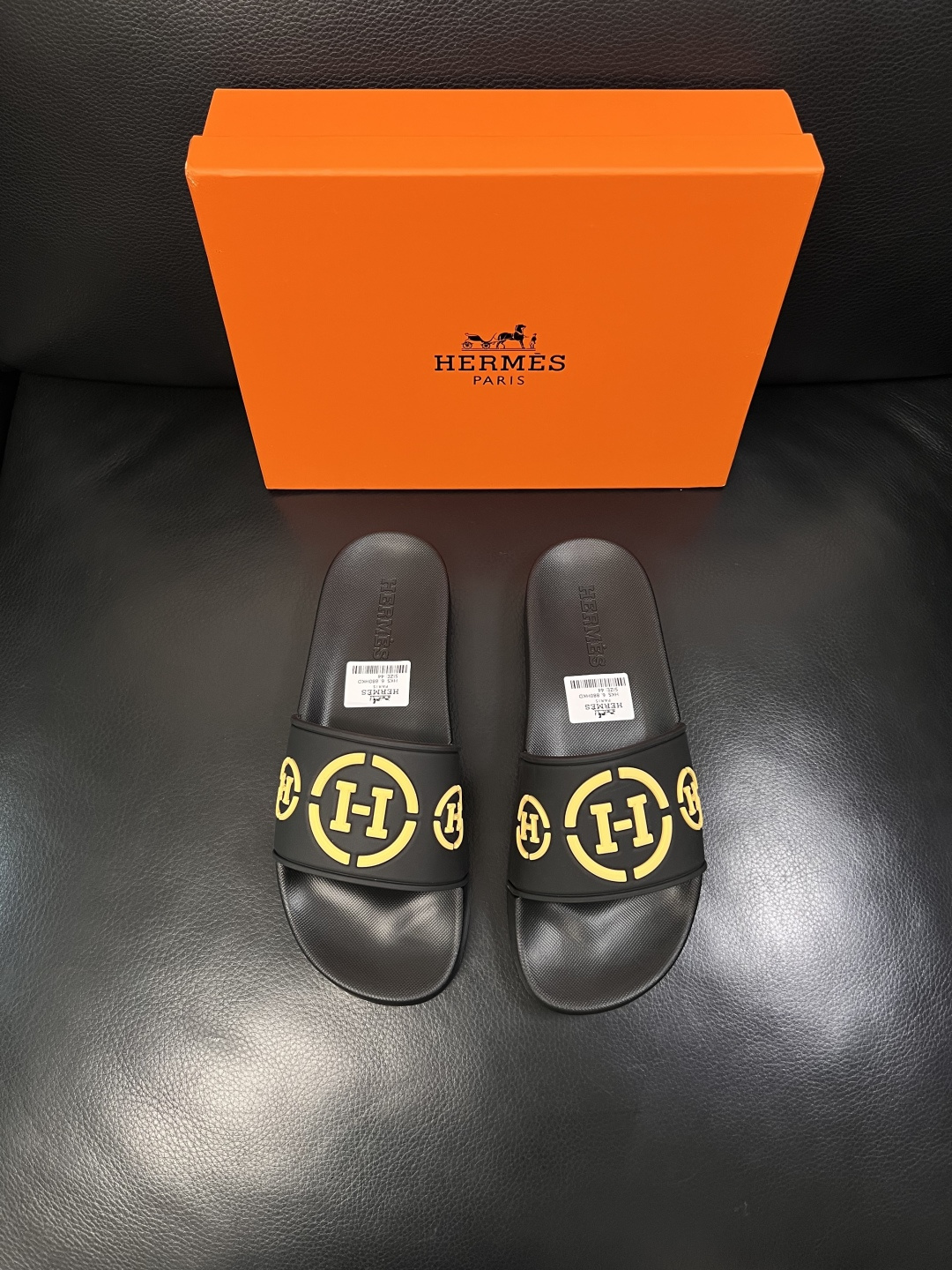 Hermes  高品质  顶级工艺品  爱马仕 拖鞋专柜同步发售原厂配置，意大利进口原版面料，高品质拼接