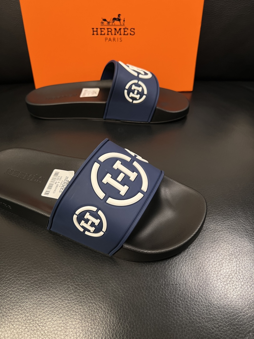Hermes  高品质  顶级工艺品  爱马仕 拖鞋专柜同步发售原厂配置，意大利进口原版面料，高品质拼接