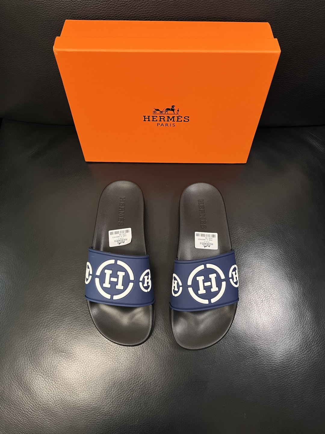 Hermes  高品质  顶级工艺品  爱马仕 拖鞋专柜同步发售原厂配置，意大利进口原版面料，高品质拼接