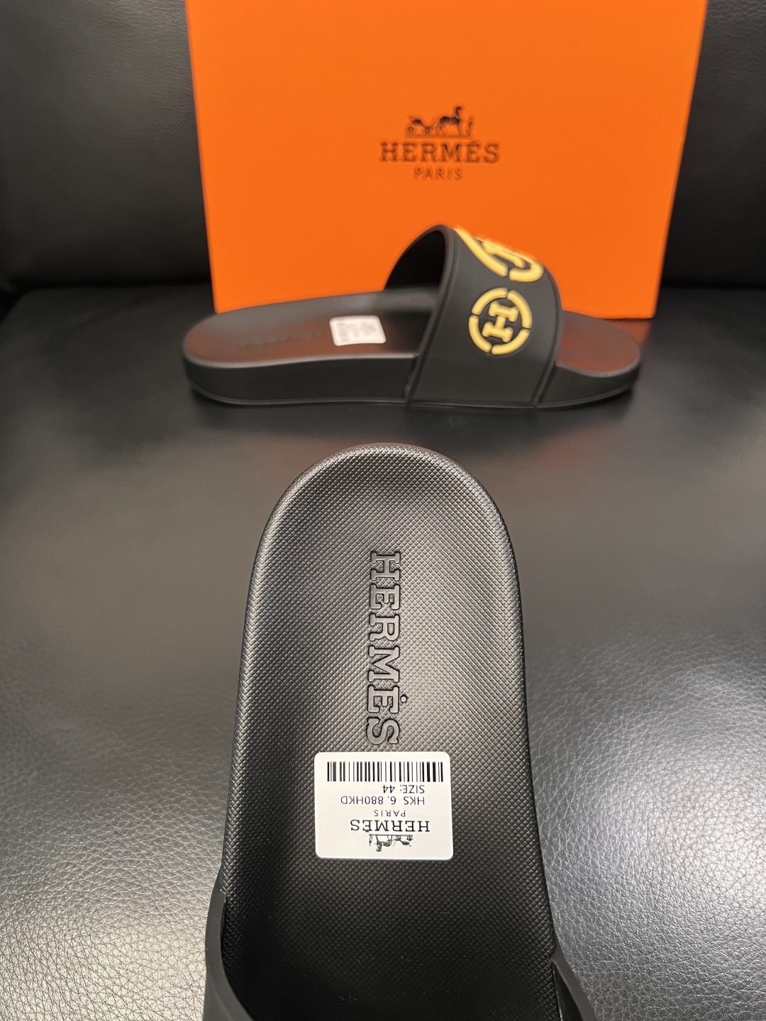 Hermes  高品质  顶级工艺品  爱马仕 拖鞋专柜同步发售原厂配置，意大利进口原版面料，高品质拼接