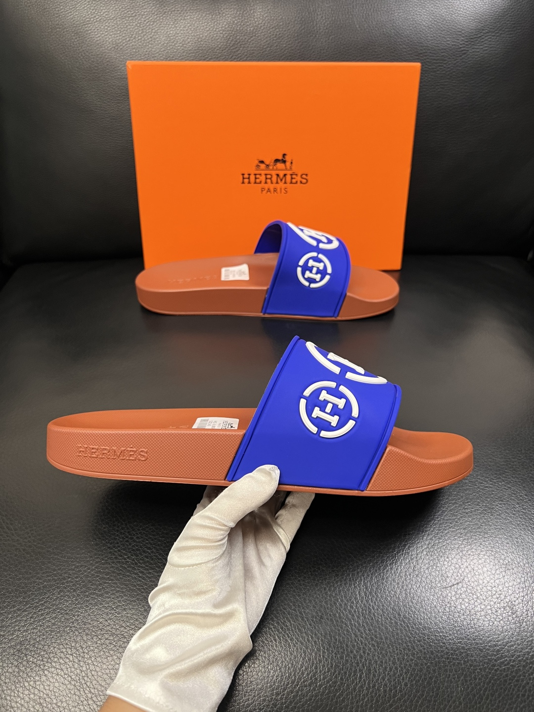 Hermes  高品质  顶级工艺品  爱马仕 拖鞋专柜同步发售原厂配置，意大利进口原版面料，高品质拼接
