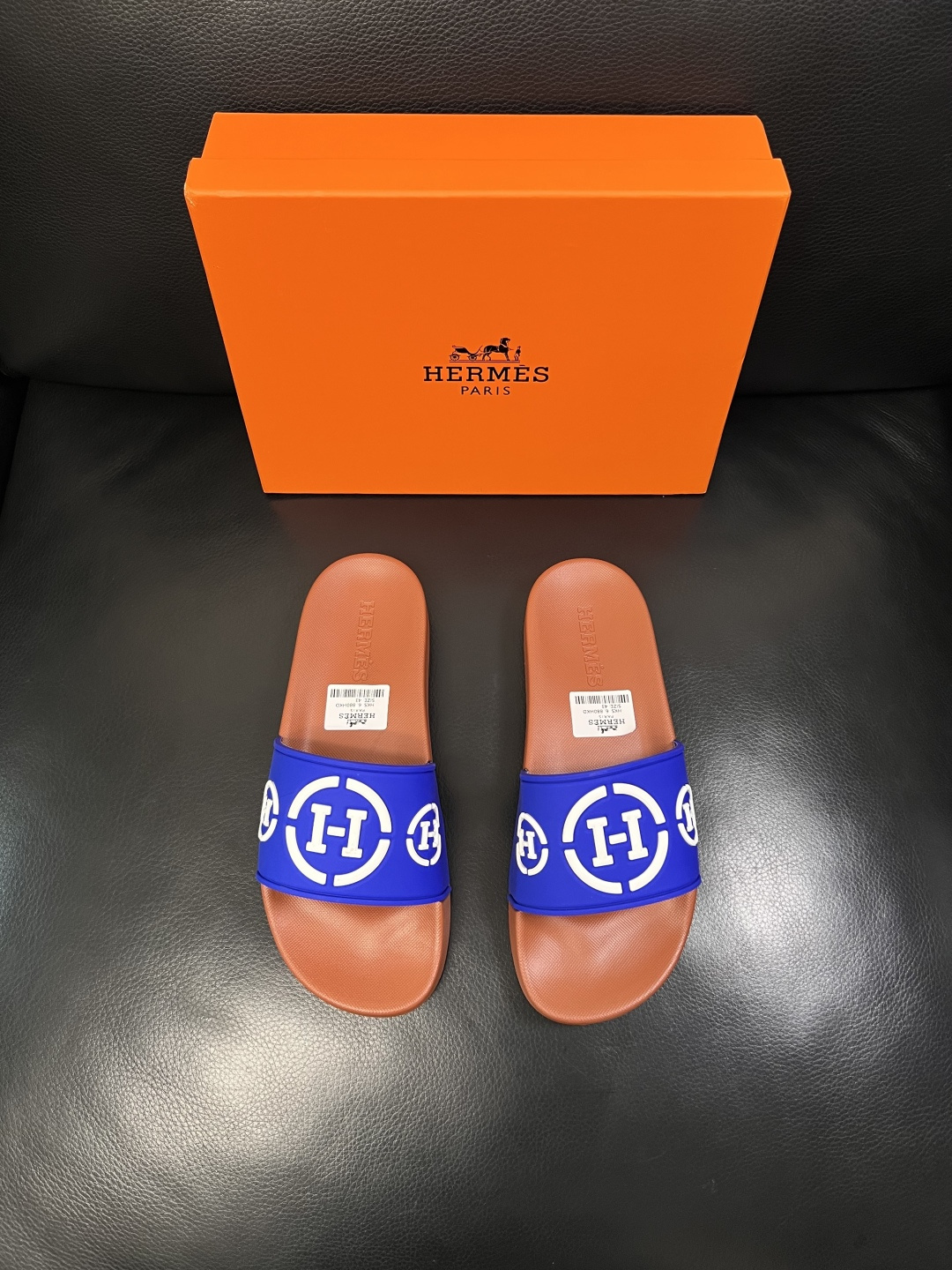 Hermes  高品质  顶级工艺品  爱马仕 拖鞋专柜同步发售原厂配置，意大利进口原版面料，高品质拼接