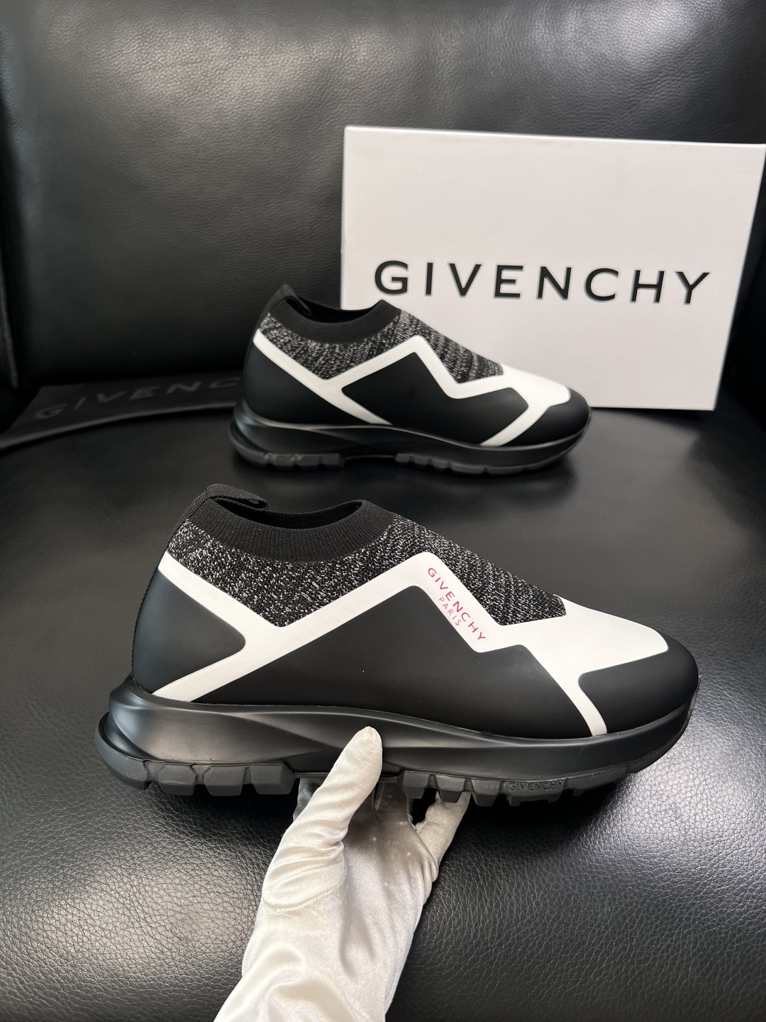 ⚠️只换码不退⚠️    Givenchy  高品质  纪梵希  顶级工艺品  专柜新品同步，鞋面意大利