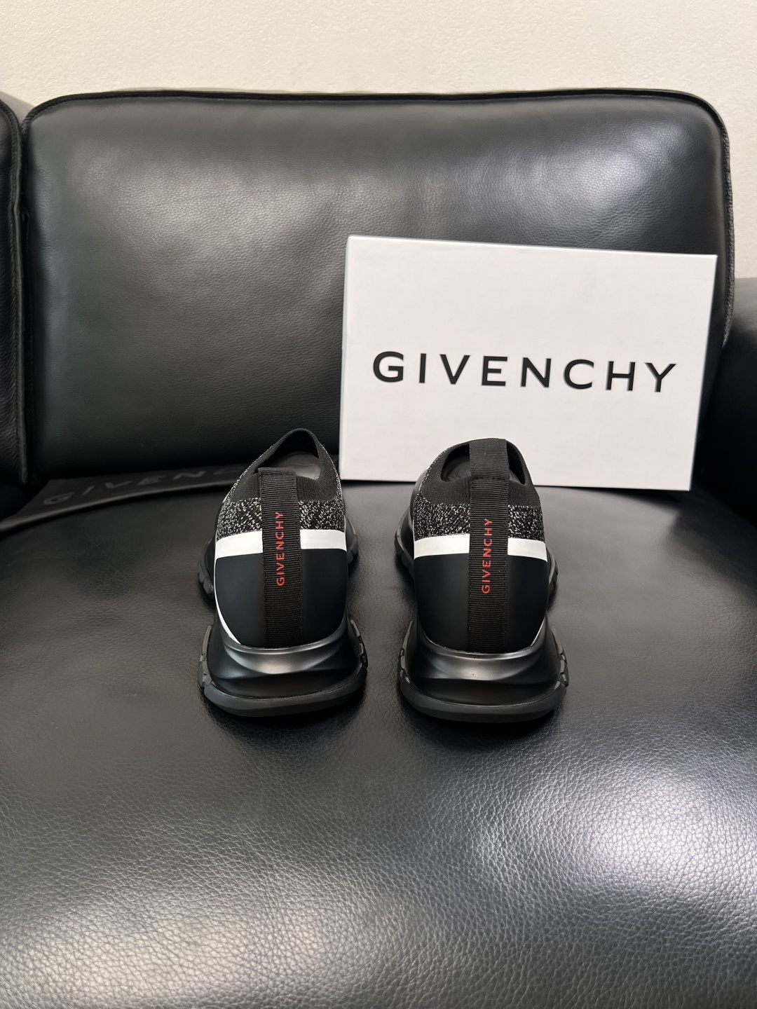 ⚠️只换码不退⚠️    Givenchy  高品质  纪梵希  顶级工艺品  专柜新品同步，鞋面意大利