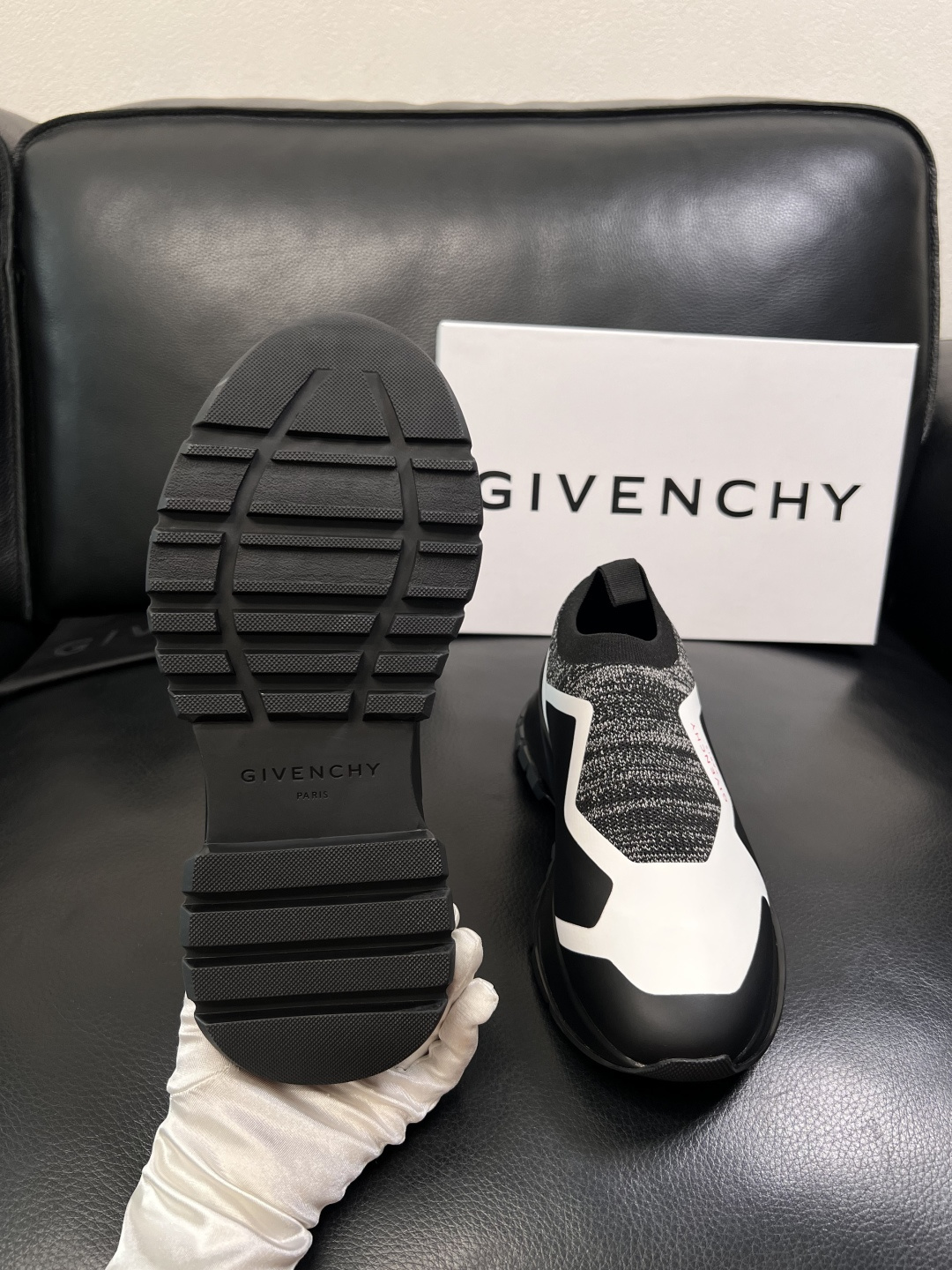 ⚠️只换码不退⚠️    Givenchy  高品质  纪梵希  顶级工艺品  专柜新品同步，鞋面意大利