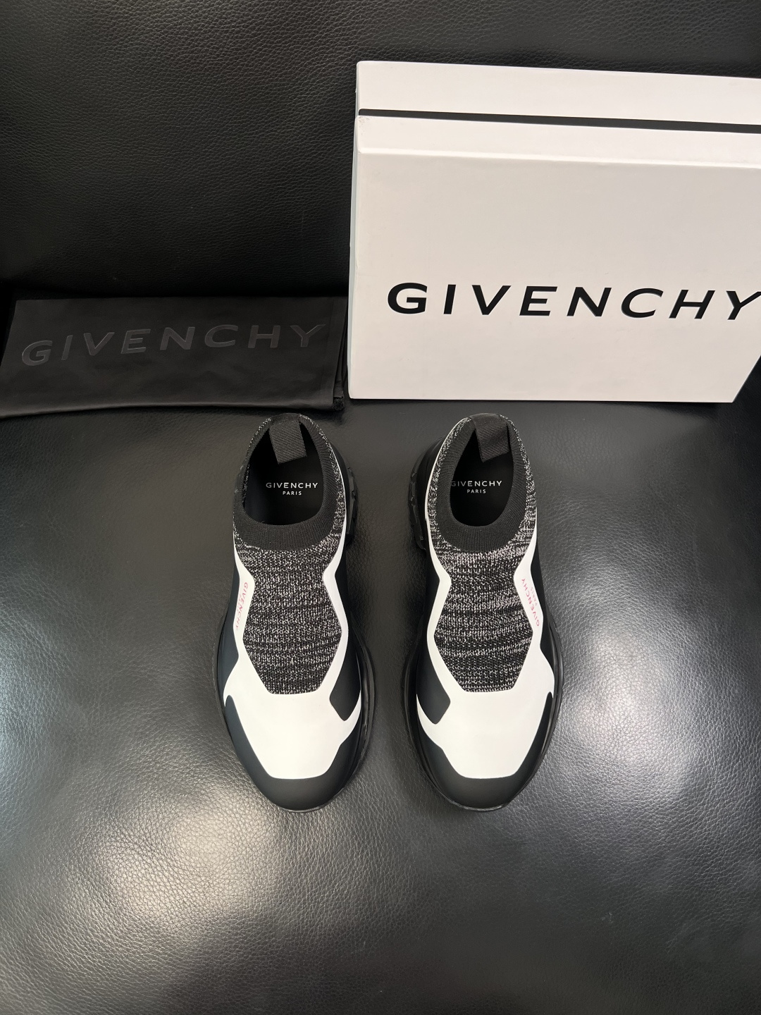 ⚠️只换码不退⚠️    Givenchy  高品质  纪梵希  顶级工艺品  专柜新品同步，鞋面意大利