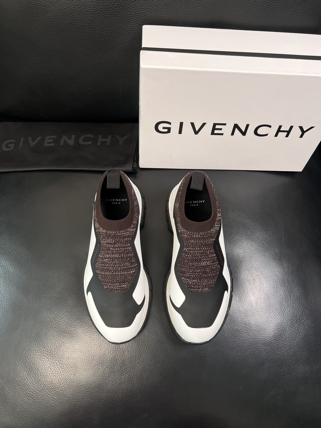 ⚠️只换码不退⚠️    Givenchy  高品质  纪梵希  顶级工艺品  专柜新品同步，鞋面意大利