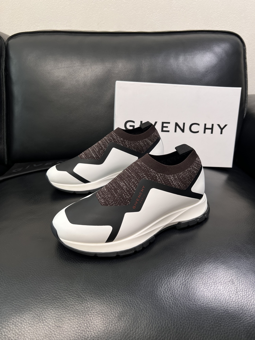 ⚠️只换码不退⚠️    Givenchy  高品质  纪梵希  顶级工艺品  专柜新品同步，鞋面意大利