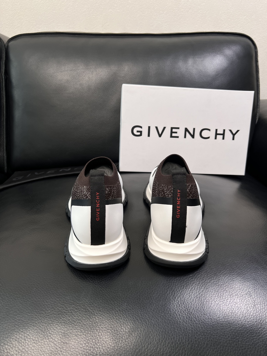 ⚠️只换码不退⚠️    Givenchy  高品质  纪梵希  顶级工艺品  专柜新品同步，鞋面意大利
