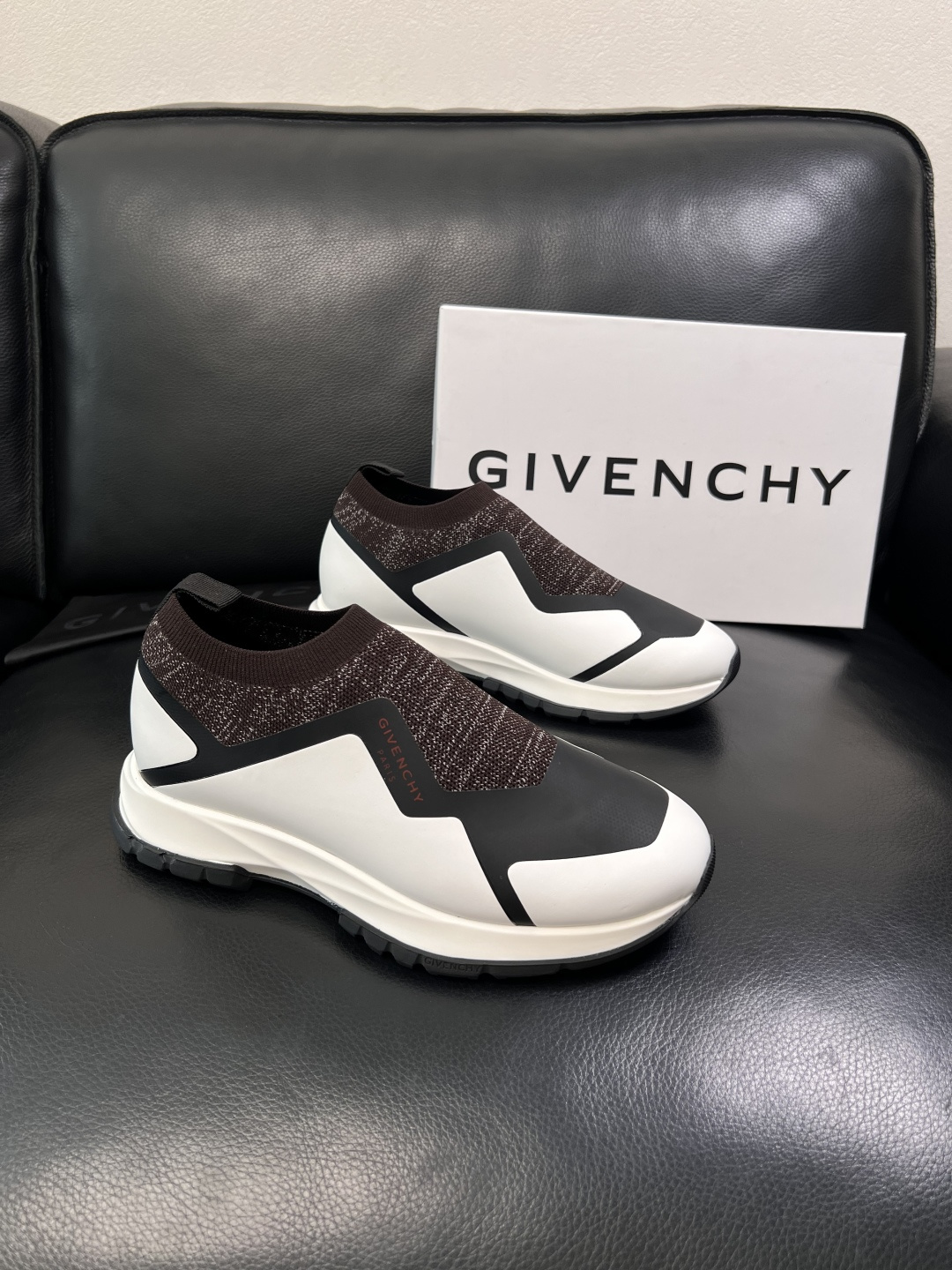 ⚠️只换码不退⚠️    Givenchy  高品质  纪梵希  顶级工艺品  专柜新品同步，鞋面意大利