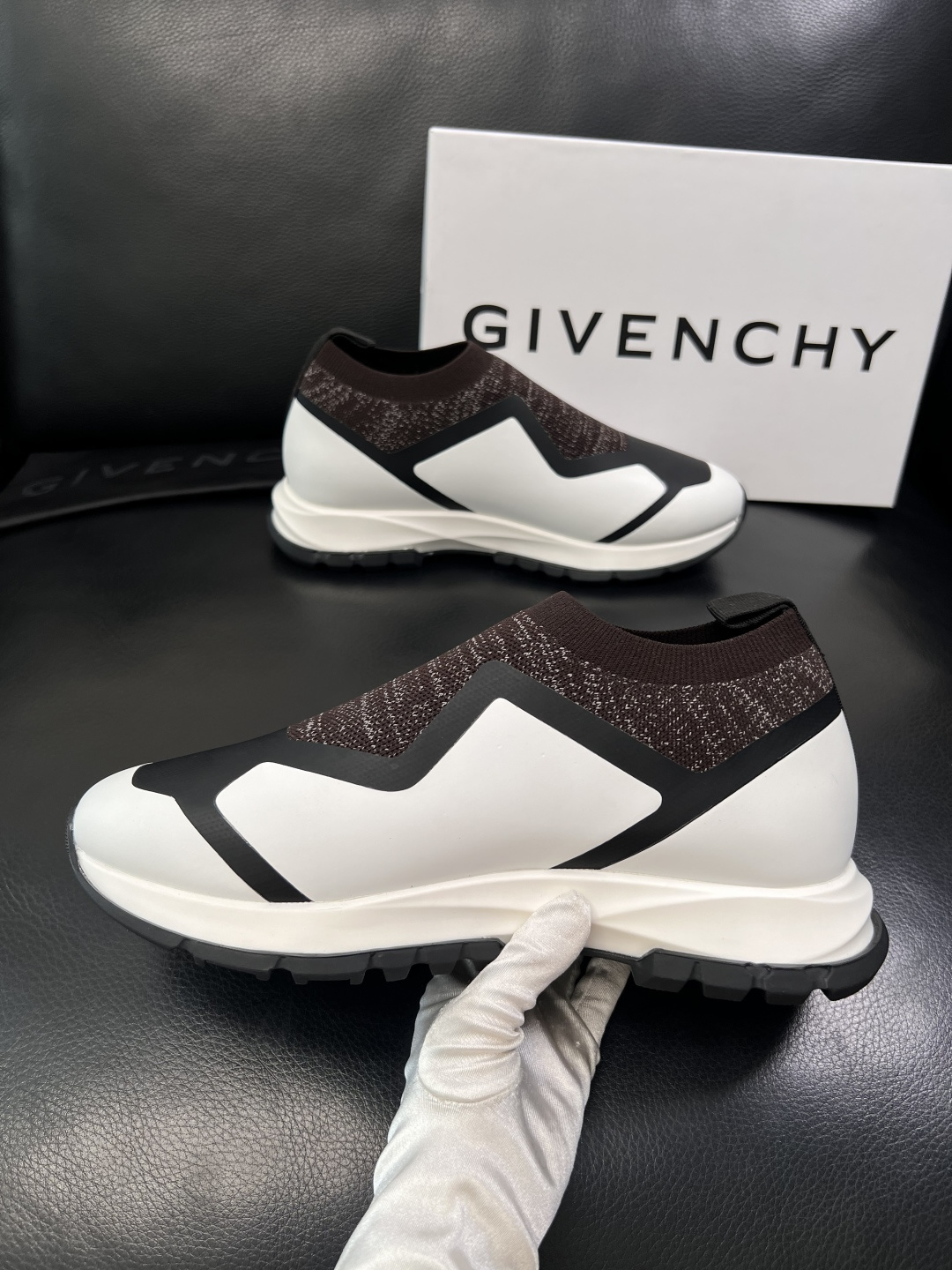 ⚠️只换码不退⚠️    Givenchy  高品质  纪梵希  顶级工艺品  专柜新品同步，鞋面意大利