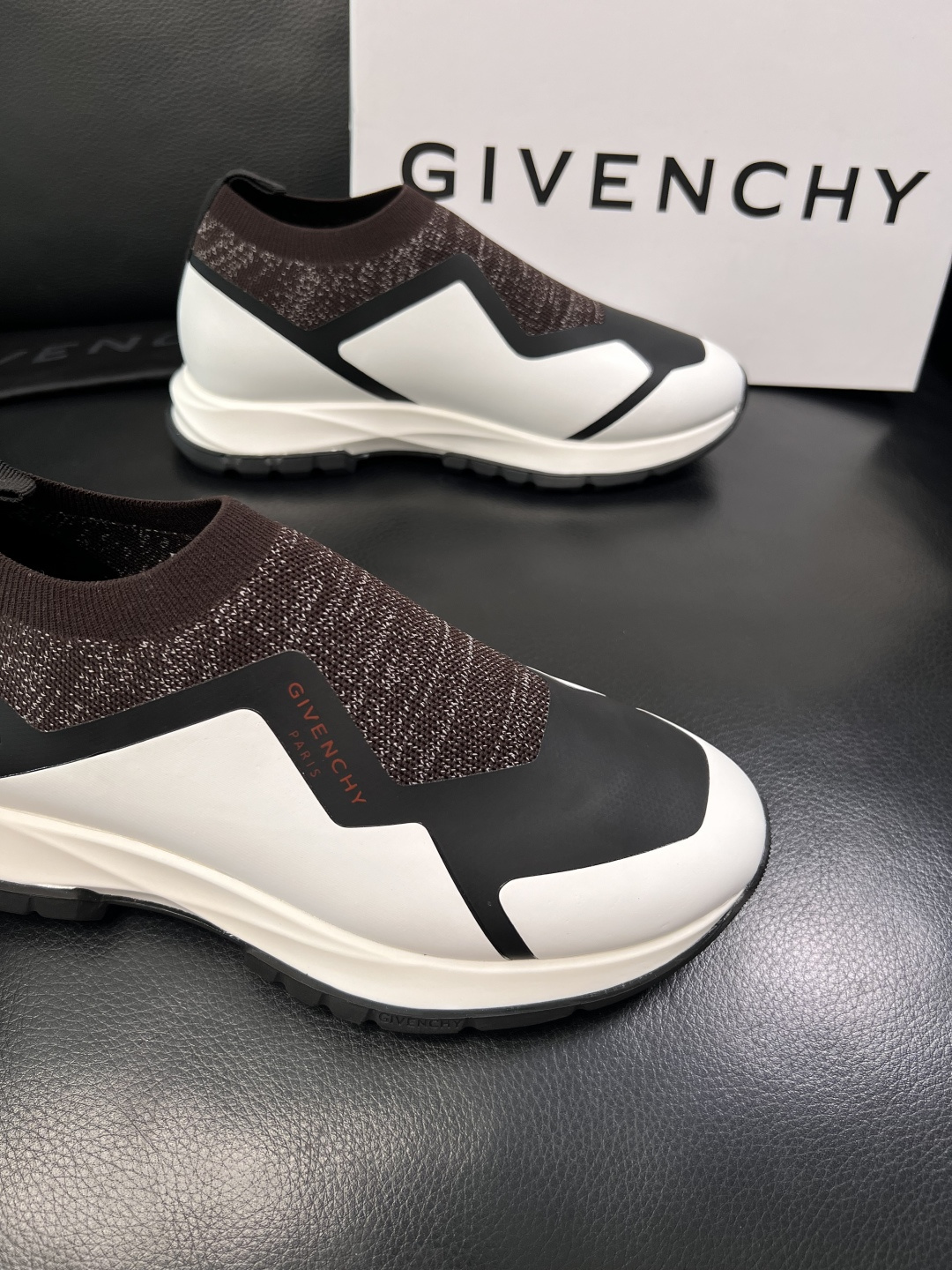 ⚠️只换码不退⚠️    Givenchy  高品质  纪梵希  顶级工艺品  专柜新品同步，鞋面意大利