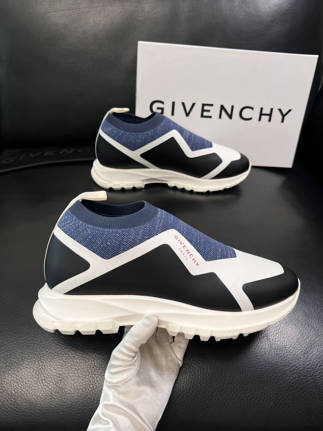 ⚠️只换码不退⚠️    Givenchy  高品质  纪梵希  顶级工艺品  专柜新品同步，鞋面意大利