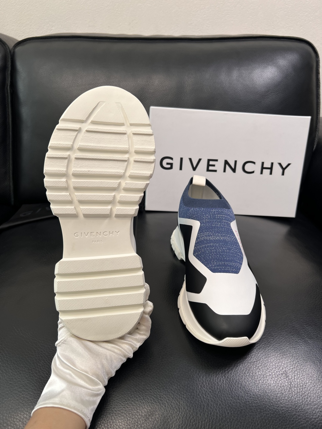⚠️只换码不退⚠️    Givenchy  高品质  纪梵希  顶级工艺品  专柜新品同步，鞋面意大利