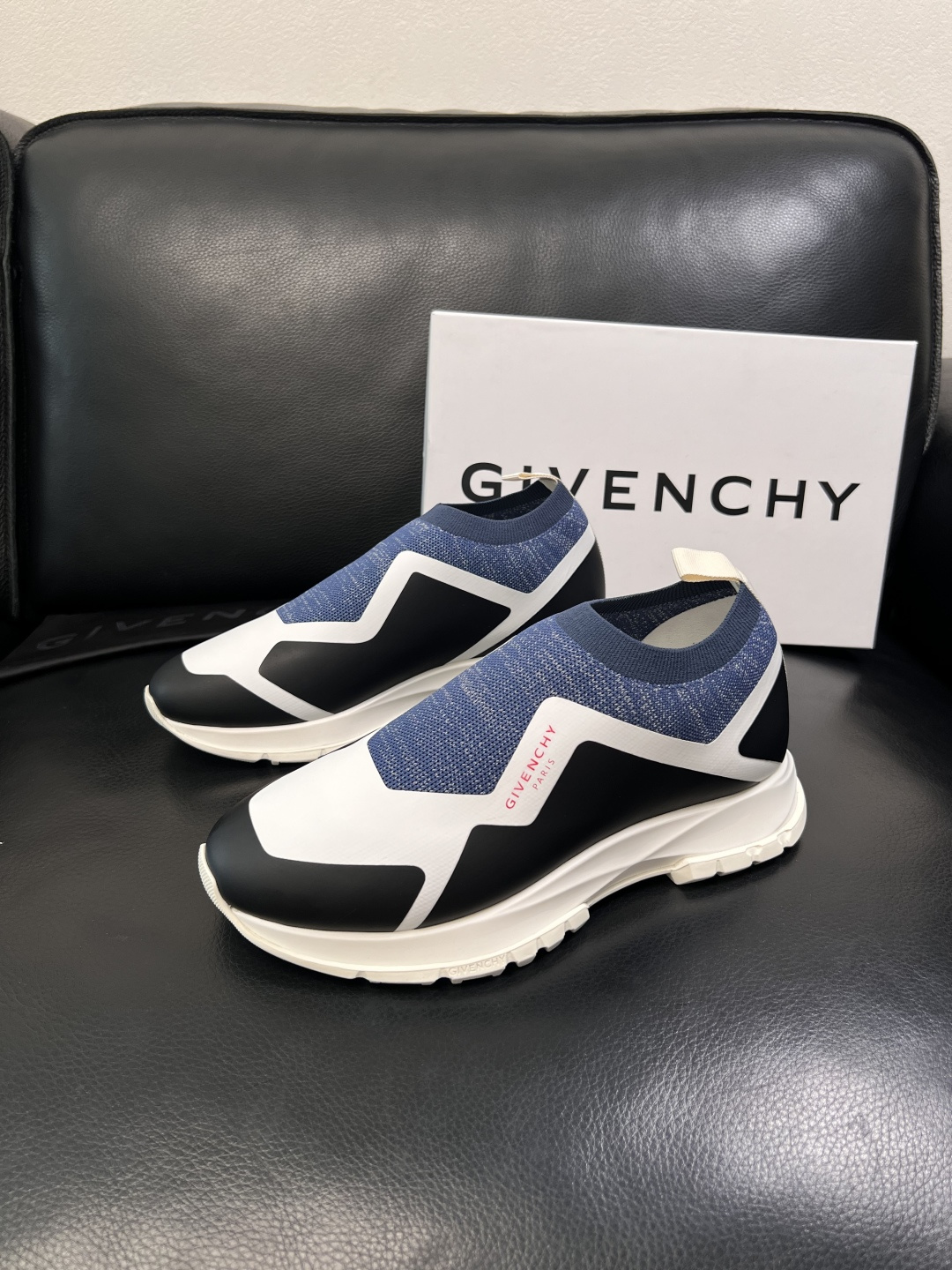⚠️只换码不退⚠️    Givenchy  高品质  纪梵希  顶级工艺品  专柜新品同步，鞋面意大利