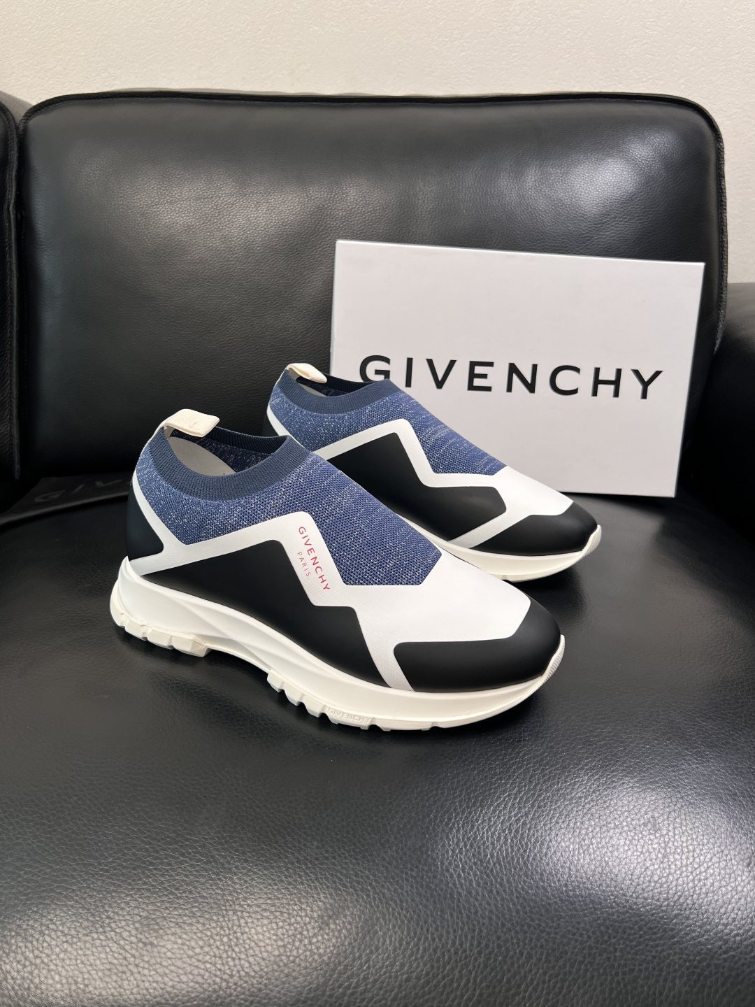 ⚠️只换码不退⚠️    Givenchy  高品质  纪梵希  顶级工艺品  专柜新品同步，鞋面意大利