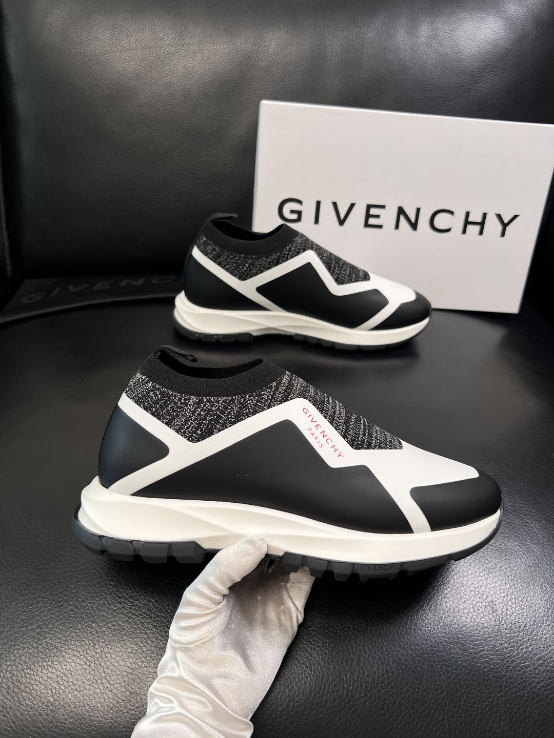 ⚠️只换码不退⚠️    Givenchy  高品质  纪梵希  顶级工艺品  专柜新品同步，鞋面意大利