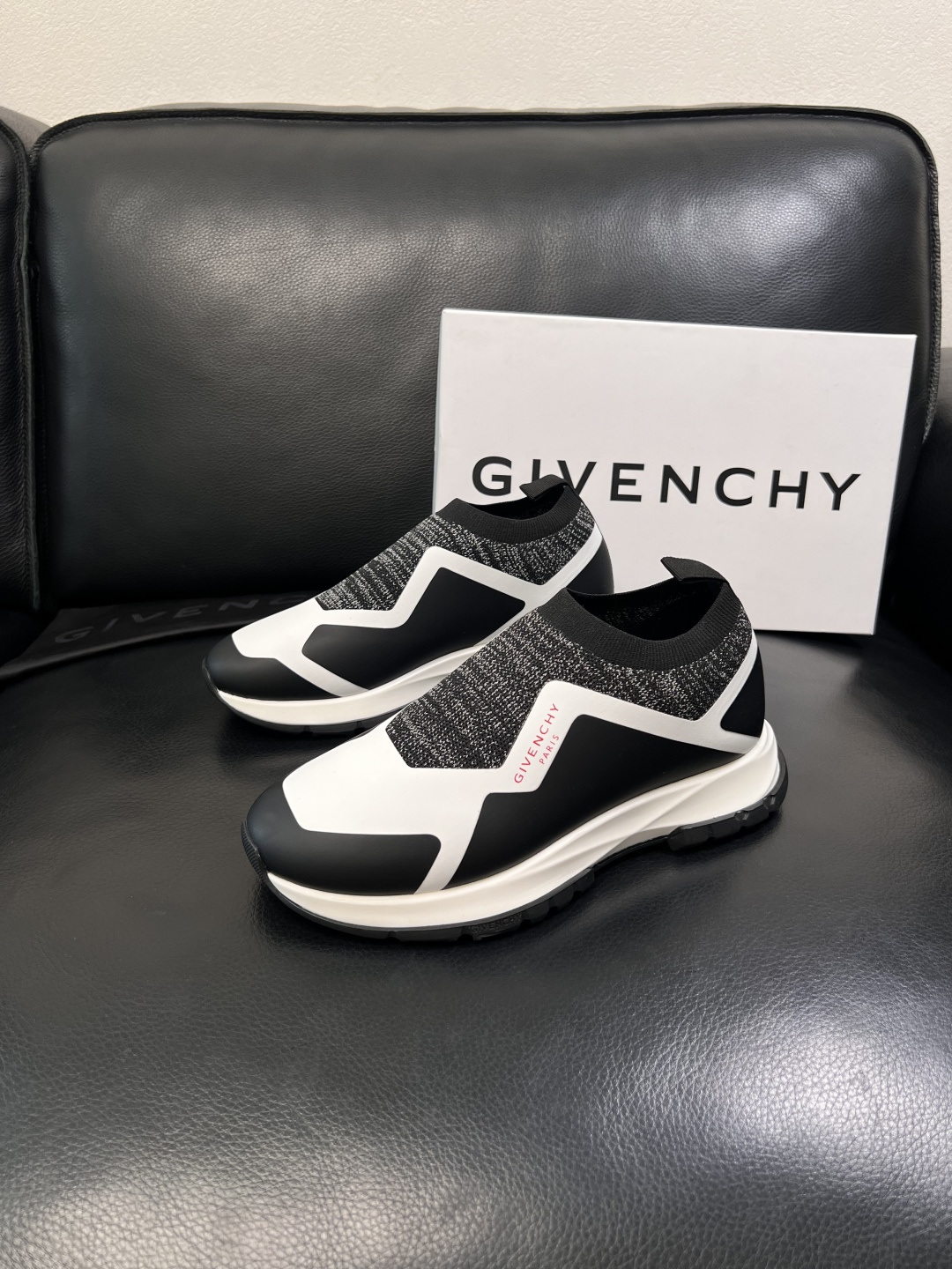 ⚠️只换码不退⚠️    Givenchy  高品质  纪梵希  顶级工艺品  专柜新品同步，鞋面意大利