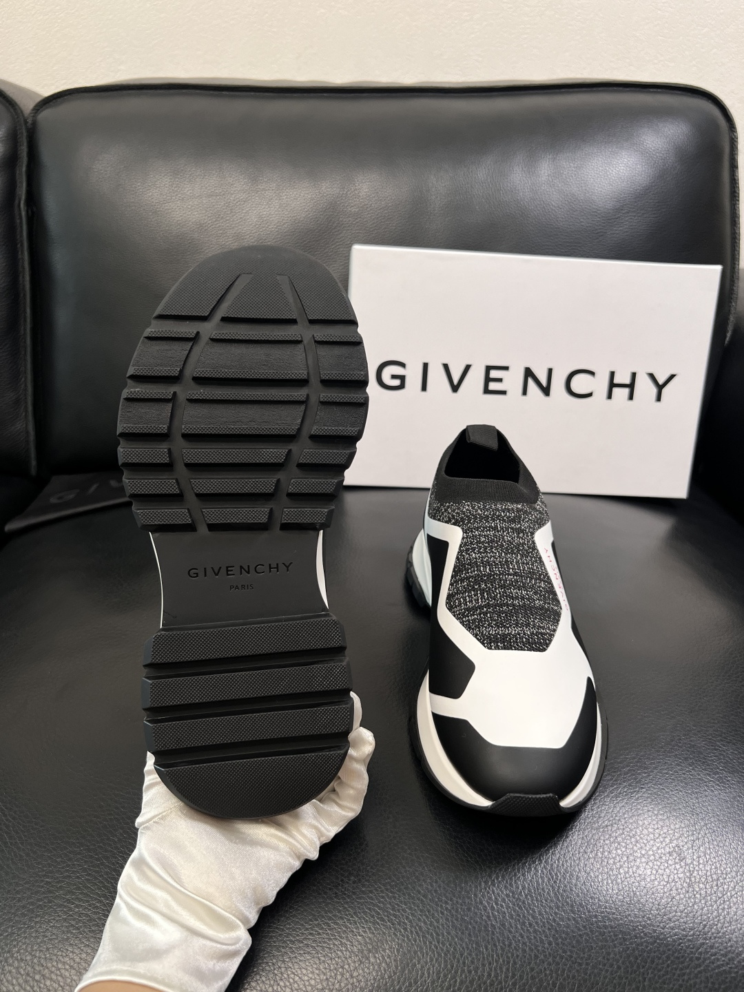 ⚠️只换码不退⚠️    Givenchy  高品质  纪梵希  顶级工艺品  专柜新品同步，鞋面意大利