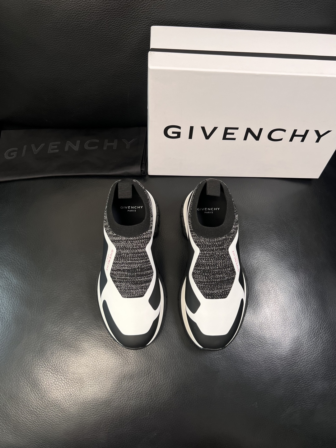 ⚠️只换码不退⚠️    Givenchy  高品质  纪梵希  顶级工艺品  专柜新品同步，鞋面意大利