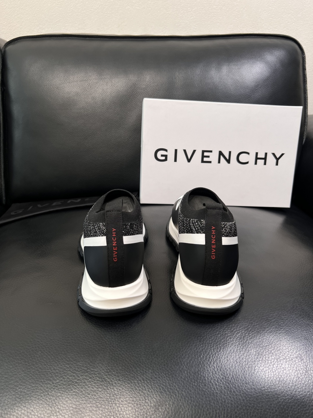 ⚠️只换码不退⚠️    Givenchy  高品质  纪梵希  顶级工艺品  专柜新品同步，鞋面意大利