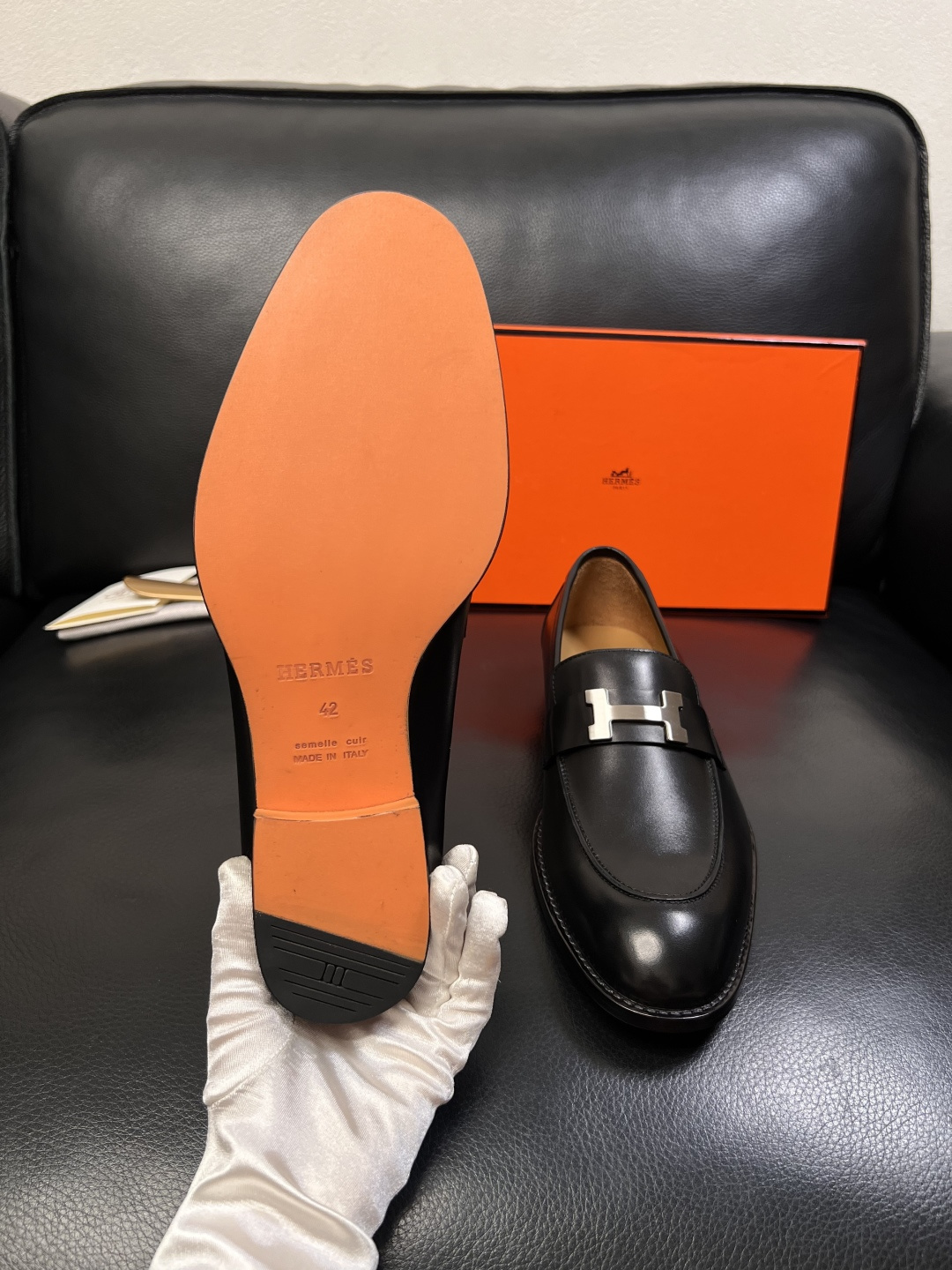 Hermes  高品质  顶级工艺品 爱马仕 皮鞋专柜同步 原厂配置，意大利进口原版牛皮面料，透气舒适进