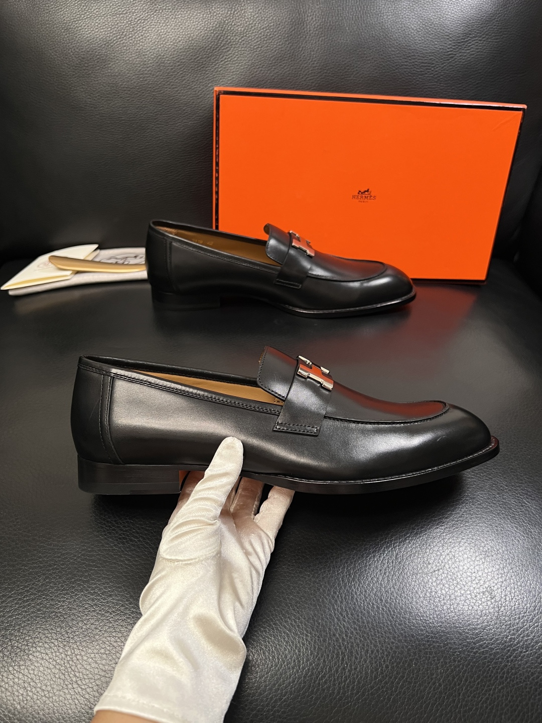 Hermes  高品质  顶级工艺品 爱马仕 皮鞋专柜同步 原厂配置，意大利进口原版牛皮面料，透气舒适进