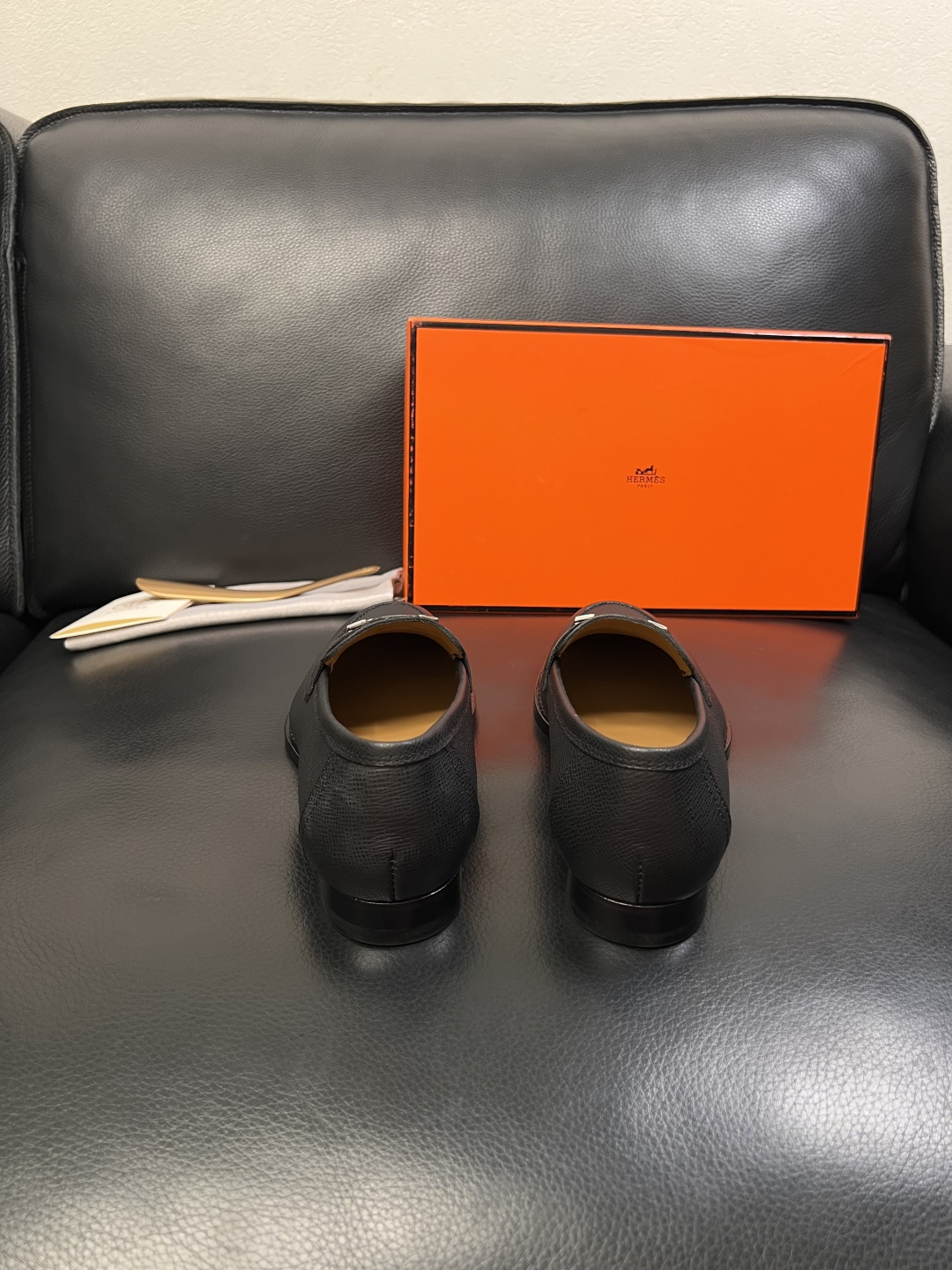 Hermes  高品质  顶级工艺品 爱马仕 皮鞋专柜同步 原厂配置，意大利进口原版牛皮面料，透气舒适进